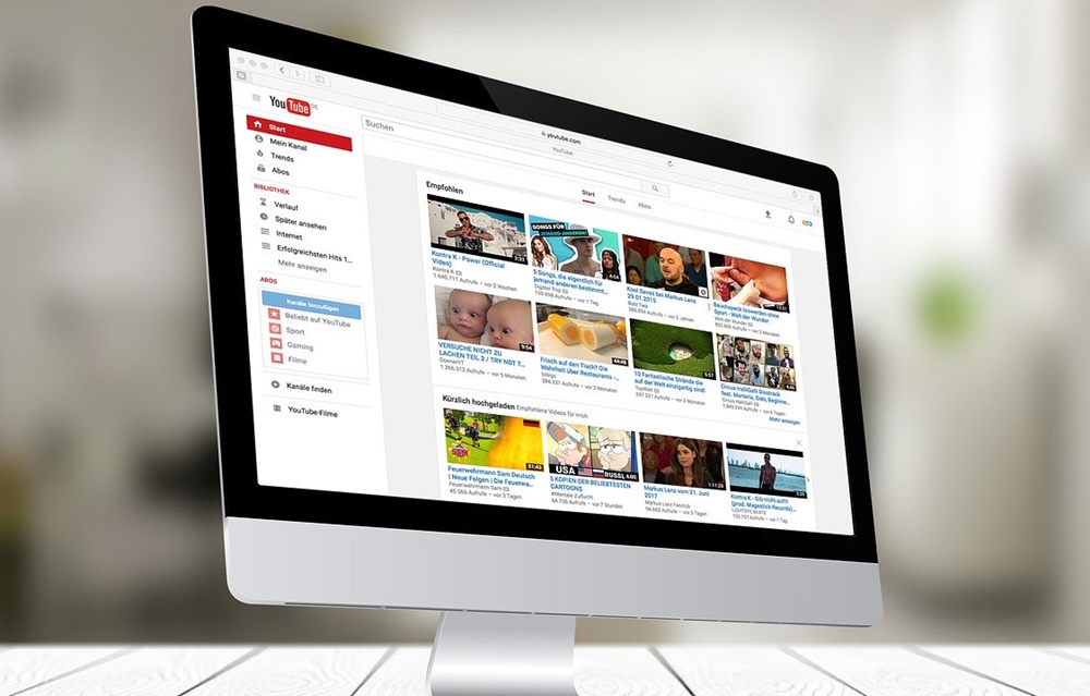 tela de um computado com a home do YouTube